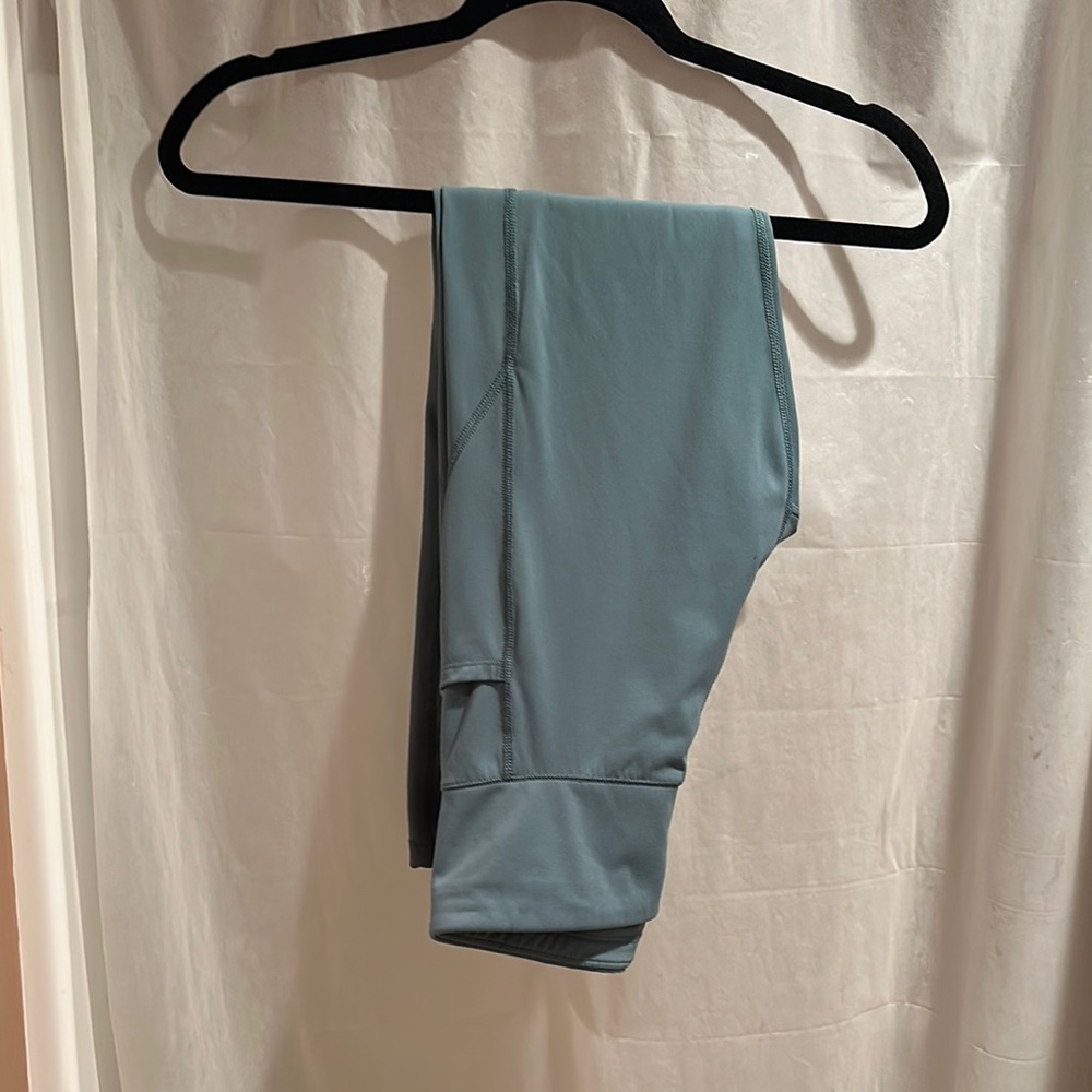 Aeropostale green leggings Size M